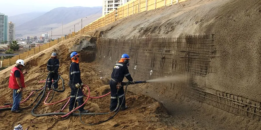 Análisis de estabilidad de taludes en Antofagasta: criterio geotécnico para terreno desértico y costero